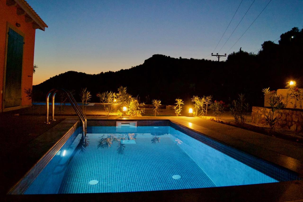 Throisma Studios With Private Pool & Parking アソス エクステリア 写真